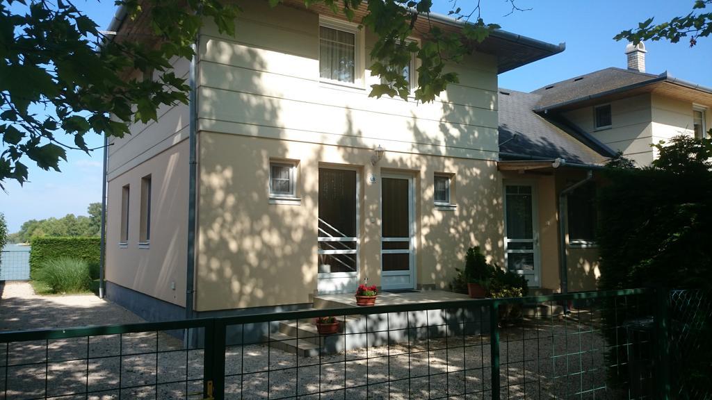 Apartmanhaz Horvath Balatonboglár Exteriér fotografie