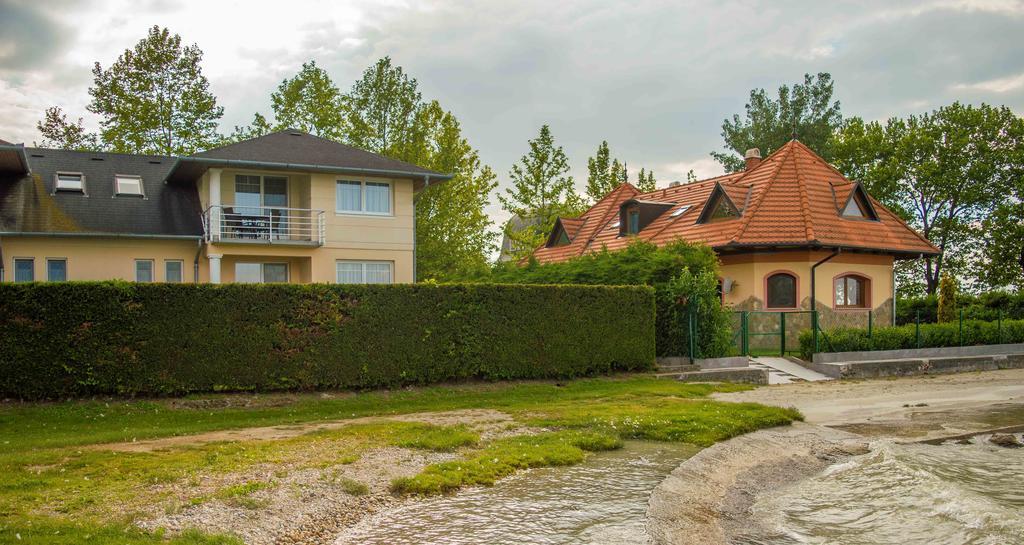 Apartmanhaz Horvath Balatonboglár Exteriér fotografie